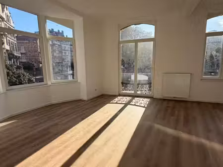 appartement 1 ch. lumineux  schaerbeek  place des bienfaiteu