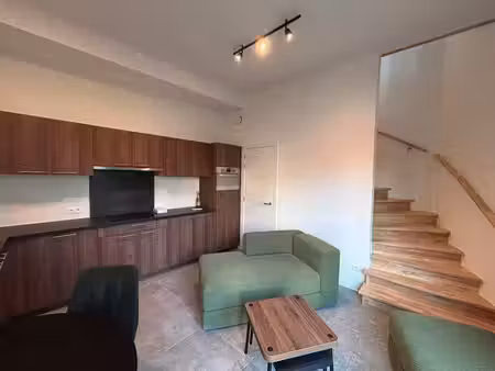 studio duplex à louer - burenberg