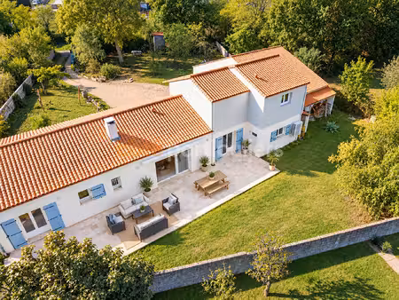 sainte-foy -- maison familiale -- 176 m² habitables -- 5 chambres -- jardin -- double gara