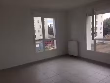 location appartement 2 pièces 42 m² à vaulx-en-velin (69120)