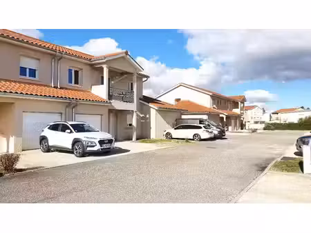 t2 avec balcon et garage 69510 soucieu en jarrest