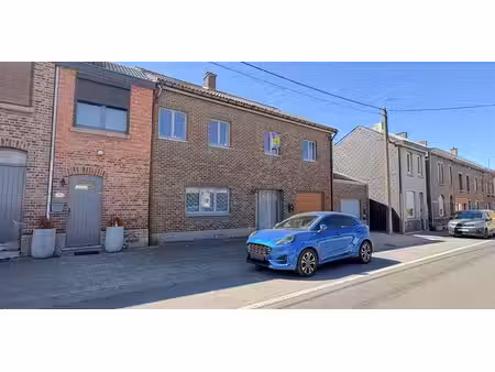 maison à vendre à melen pour € 320.000 avec 6 chambres à coucher