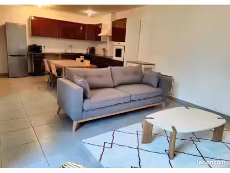 t3 meublé de 72 m² en rez-de-chaussée