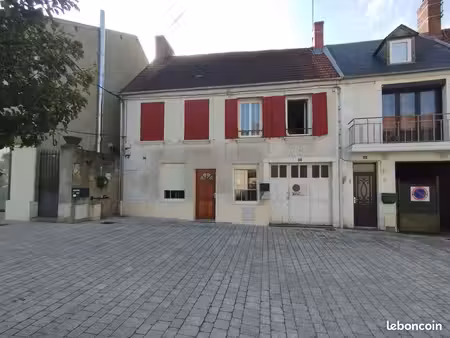 appartement f3 avec garage et cour – centre-ville de la machine