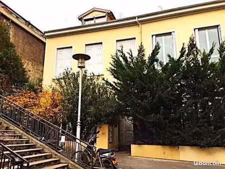 loft avec terrasse  atypique  beaucoup de cachet