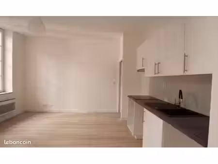 2 pièces à louer à versailles chantier
