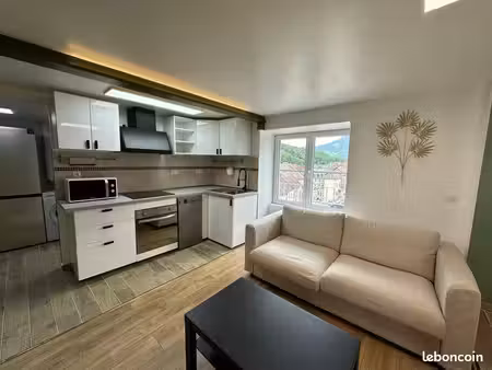 superbe appartement t2 en centre ville entièrement meuble et équipé