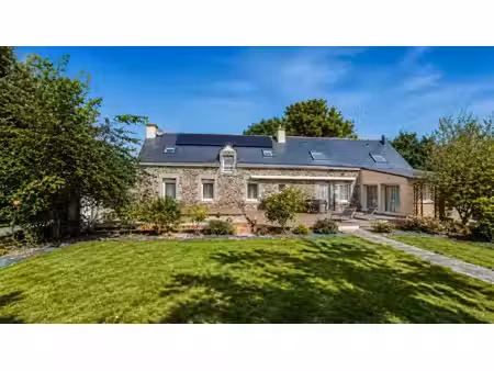 maison de 8 pièces de 214 m² à pluméliau-bieuzy