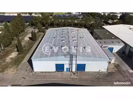 local industriel 2 357 m²