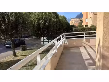 t2 avec balcon - possibilite garage dans résidence recherchée