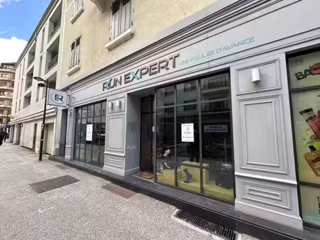 local commercial 75 m2 - location avec droit d'entrée