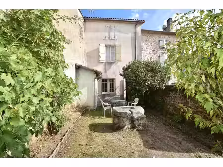 maison de village avec jardin  vue campagne et grange