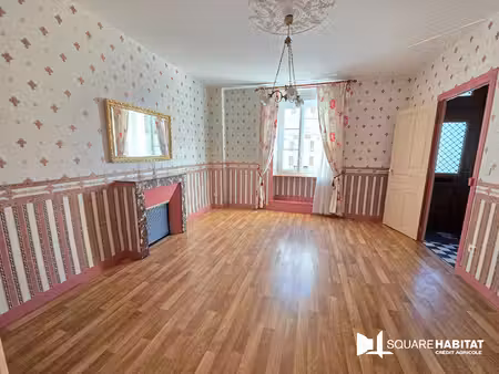cholet - hyper centre ville - maison de charme de 85m² avec 2 ch et cour privative  ideal 