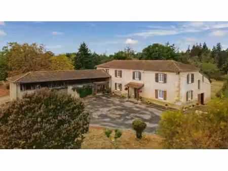 maison gasconne de 165m2 avec dépendances 400m2 et terrain p