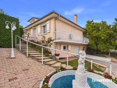 saint-bonnet-de-mure — maison familiale d'exception avec ascenseur privé & prestations hau