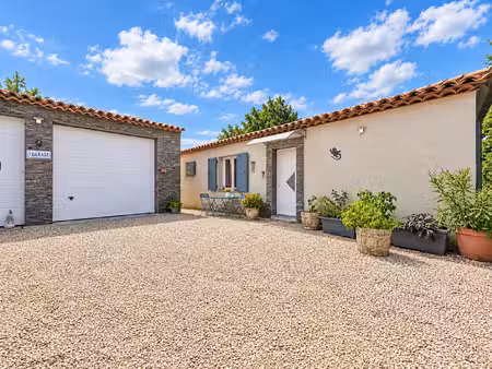 villa au calme avec jardin et double garage