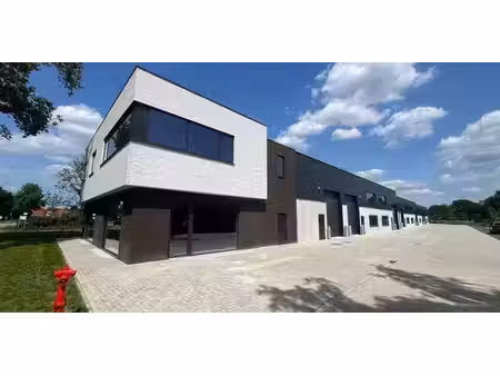 bâtiment d’entreprise à vendre à zonhoven pour € 886.095