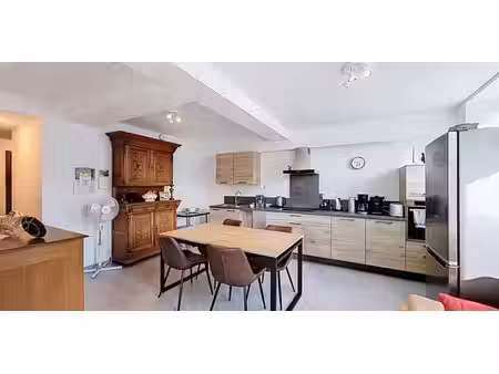 appartement à louer à haversin pour € 795 avec 2 chambres à coucher