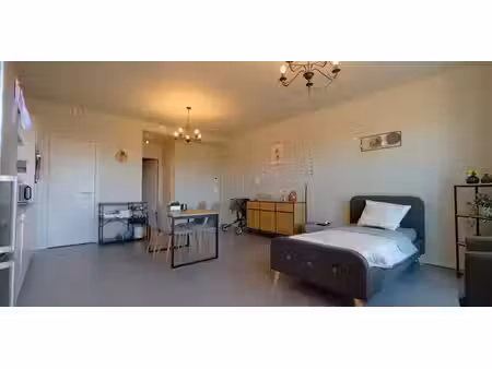 appartement à louer à zele pour € 775 avec 1 chambre à coucher