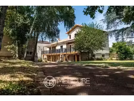 maison d’architecte rénovée de 230 m² avec appartement independa