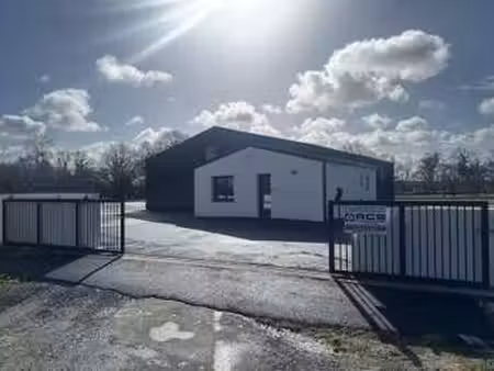 vente bureaux et commerces à lannion (22300) : à vendre / lannion