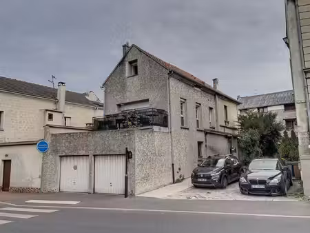 immeuble local commercial et appartement  parking extérieur