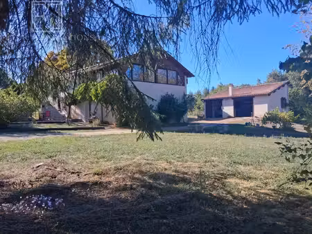 propriété isolée sur 1.7ha avec gîte