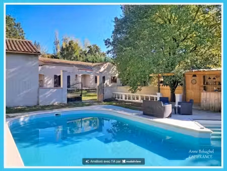 sainte colombe en bruilhois: maison 160 m2  5 chambres  piscine  garage  jardin 3617 m2