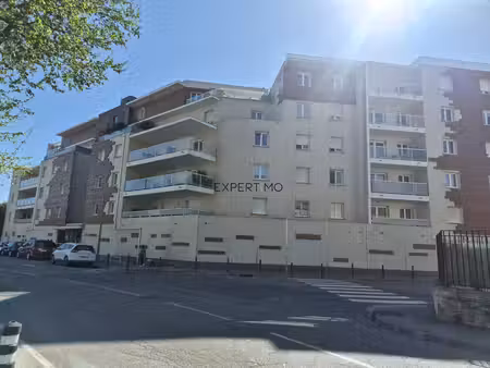 appartement avec terrasse et parking prive
