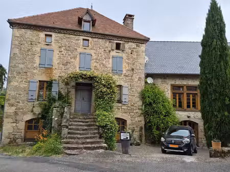 belle maison de maitre avec grange et batiments annexe