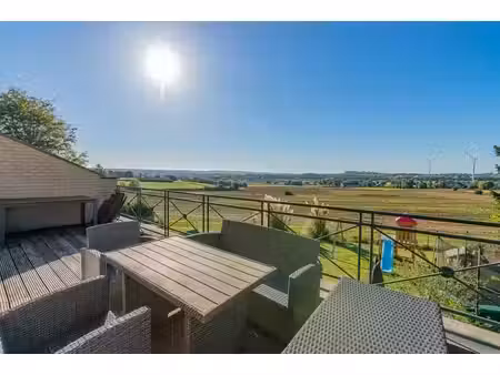 spacieux appartement duplex (154 m²) avec terrasse et garage