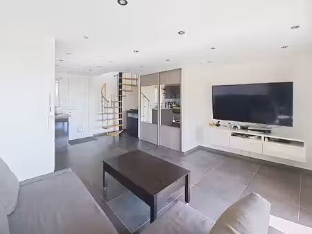 maison appartement bandol duplex t2 bis avec place de parking et cave