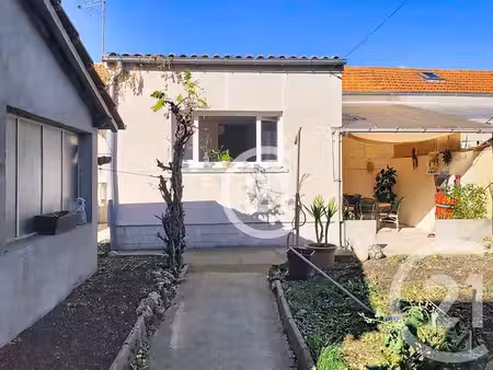 maison à vendre - 2 pièces - 56 28 m2 - saintes - 17 - poitou-charentes