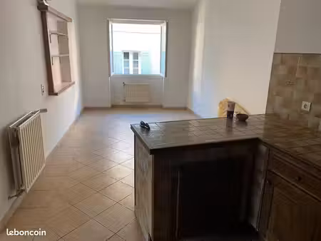 appartement t2 de 65 m² carrez – pernes-les-fontaines – 139 000