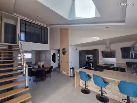 maison familiale et atypique - 3/4 chambres - ecole à 2 min