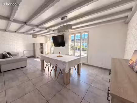 maison 5 pièces 104 m²