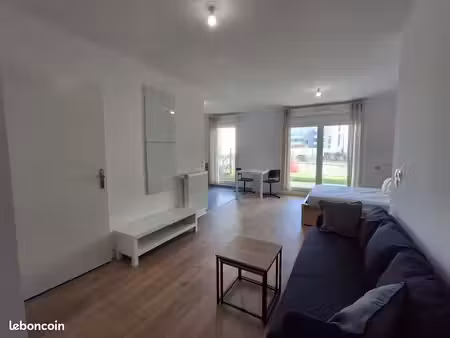 grand studio lumineux meublé 35 m² avec jardin privatif et parking