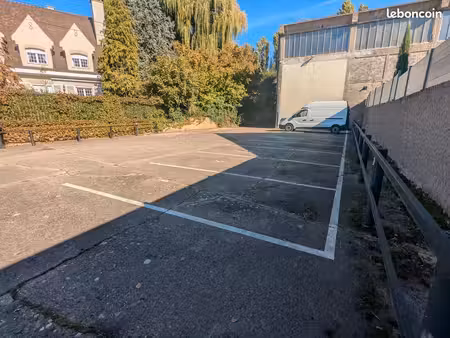 location places de parking secrisees