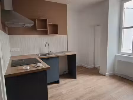 appartement duplex de 77m² situé à 100m de la place de la brèche