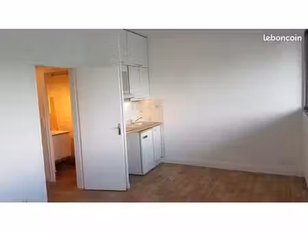 studio 22m2  500m rer