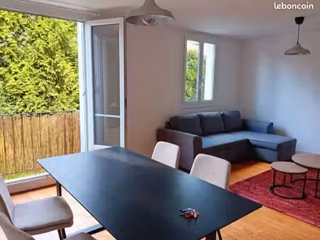 t3 lumineux rénové et meublé mérignac