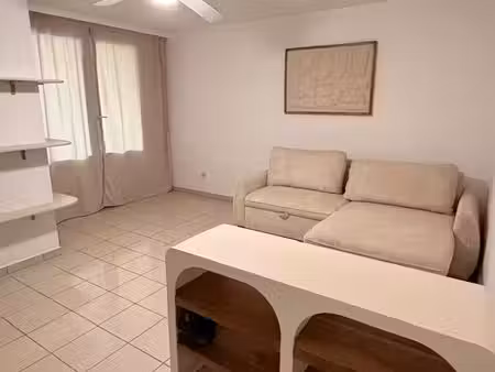 t2 meublé de 45m2  sainte-clotilde  proche fac et clinique 