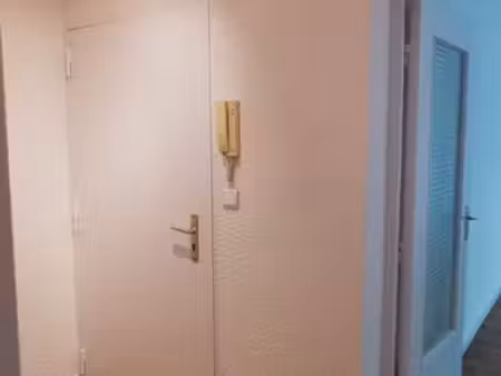 loue t2 dans résidence calme