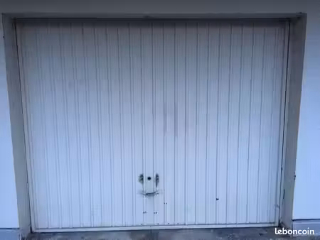 à louer : garage fermé – grenoble (secteur bouchayer-viallet)