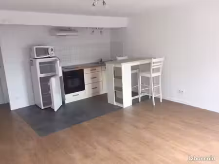 studio 1 pièce 32 m²