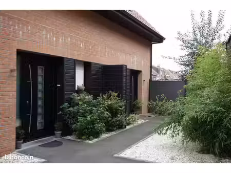 t3 en duplex 55m2 dans maison individuelle avec terrasse et jardinet privatifs  une place 