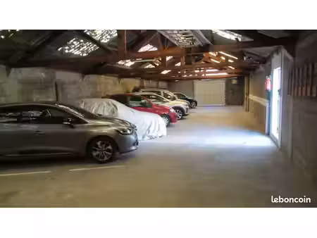 place de parking couvert