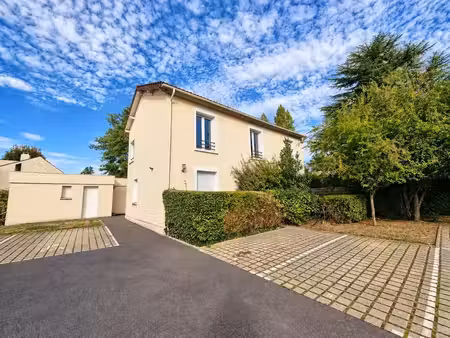 montmorency – studio plein de charme avec parking privatif !