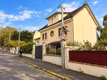pavillon individuel avec jardin et grand garage