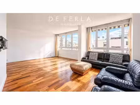 vue tour eiffel – 4 pièces de 73 m² avec cave